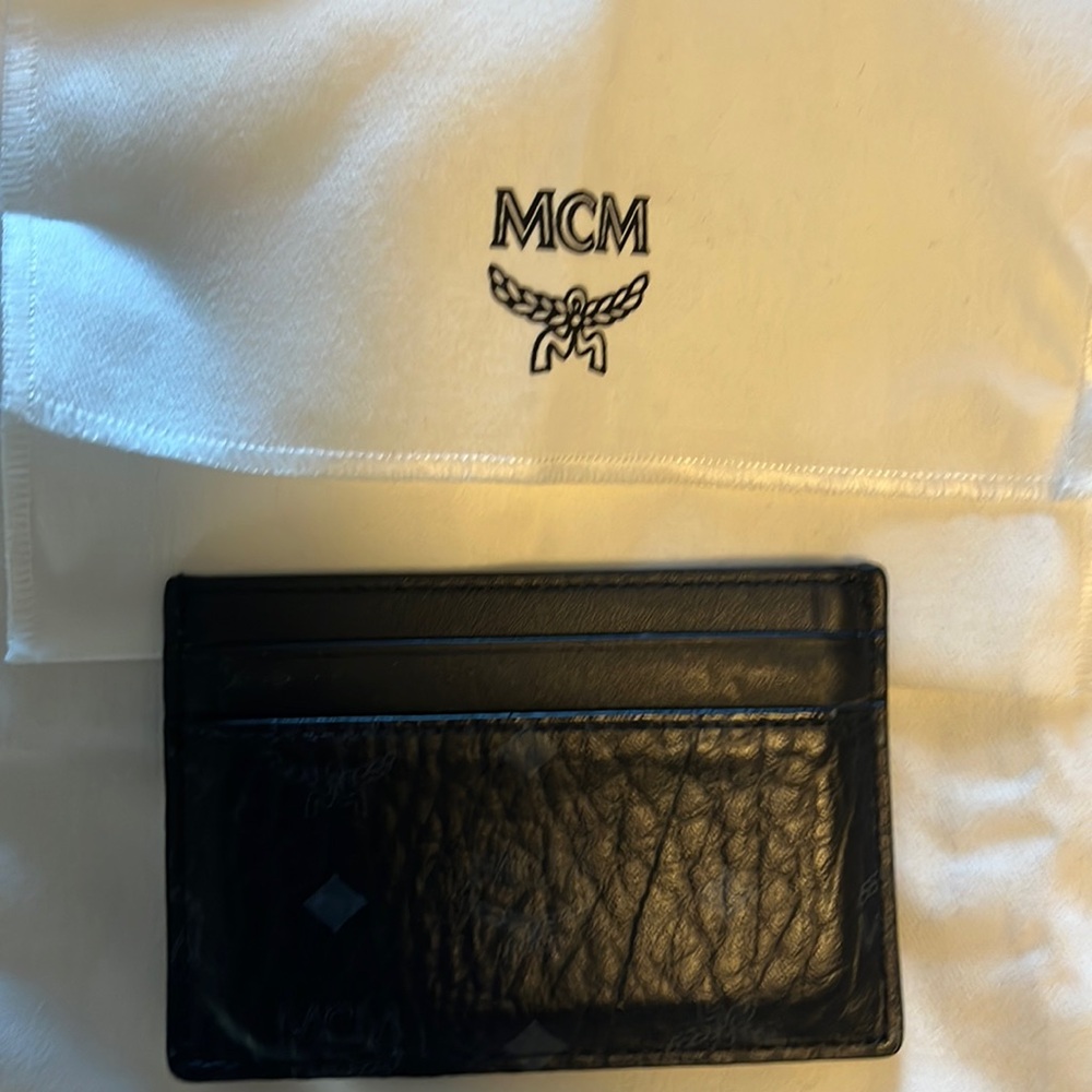 Like new! Mcm card holder with box and dust bag